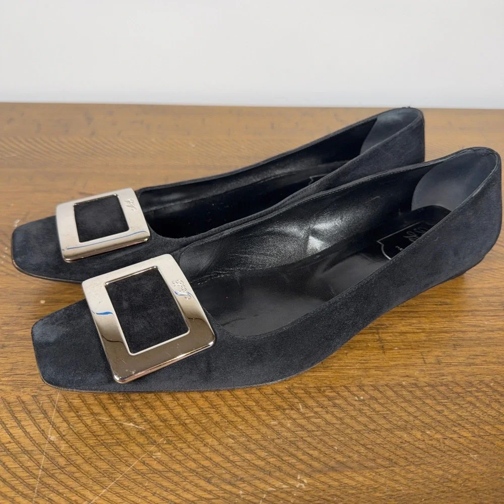 Roger Vivier Pumps Womens 39.5 Black Suede Belle Vivier Buckle Low Heel Shoes